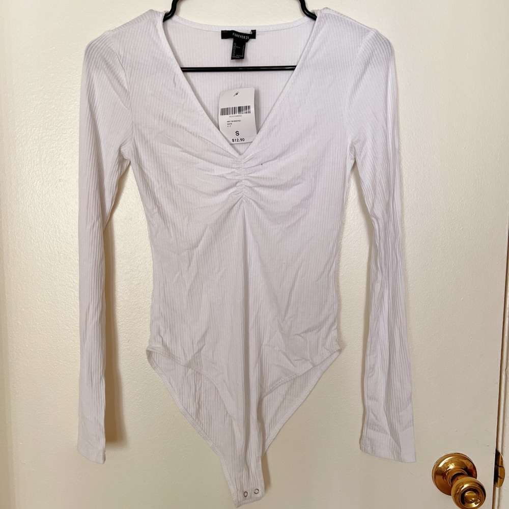 Forever 21 Women Long Sleeves V Neck Jumpsuit in White